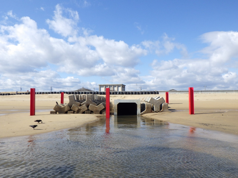 白塚配水機場放流渠改築工事