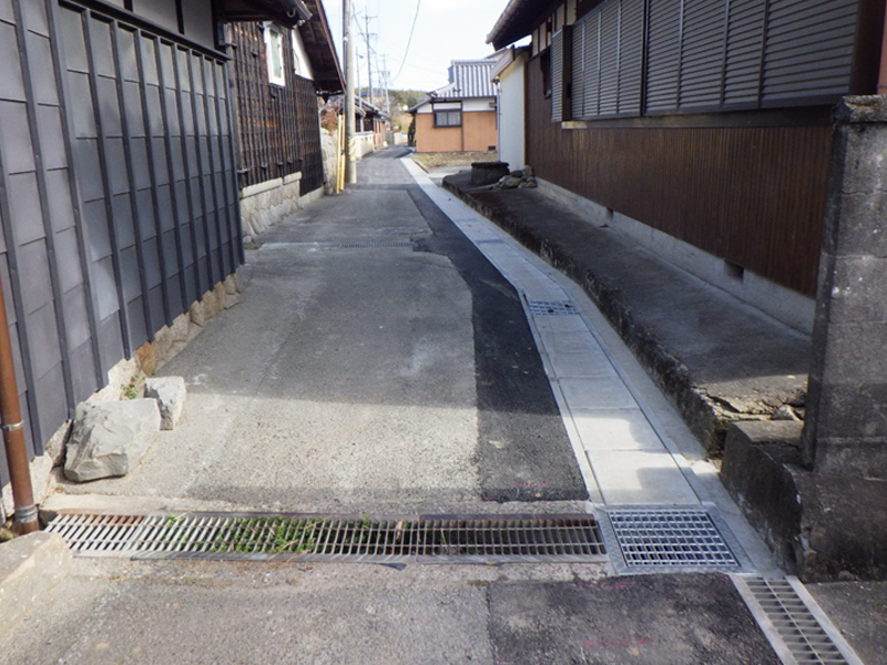 安濃町清水地内道路改修工事 安濃町清水地内道路改修工事